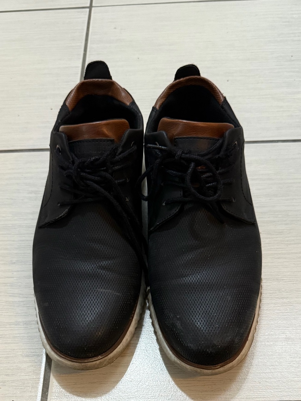 Steve Madden Black and Brown Lace-Up Derby Shoes